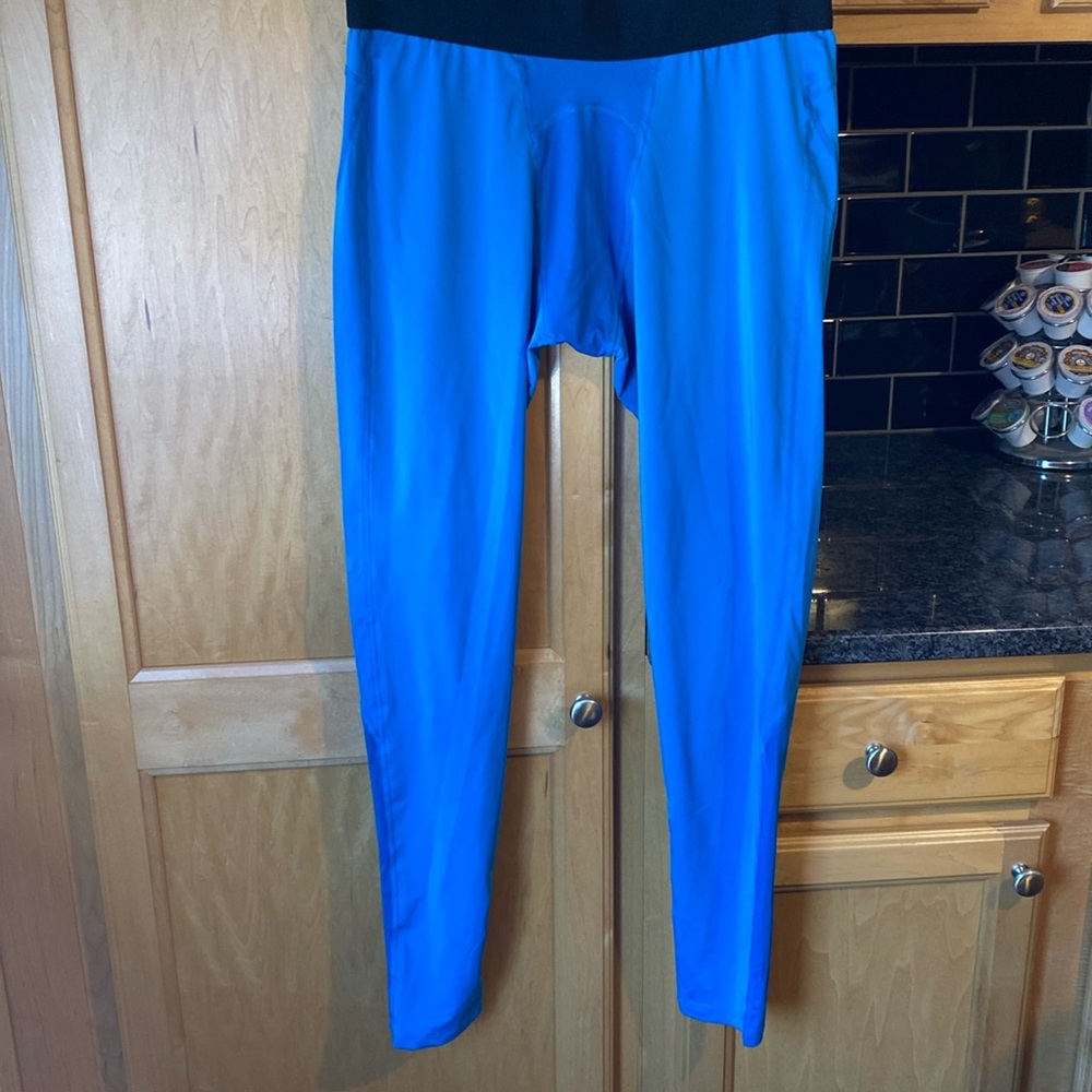 Yuerlian men’s compression leggings, full length. Blue, size XL, like new.